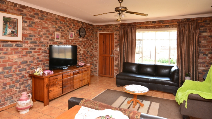 3 Bedroom Property for Sale in Potchefstroom Rural North West